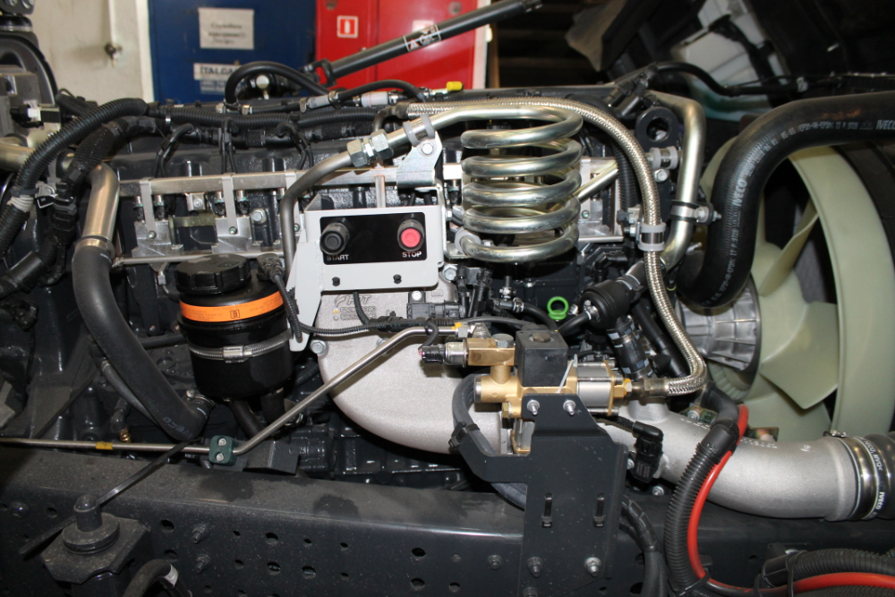 Двс метан. Обратный клапан топлива курсор 10. Двигатель Ивеко Стралис. Iveco cursor 13 CNG. ЯМЗ-53624 CNG.
